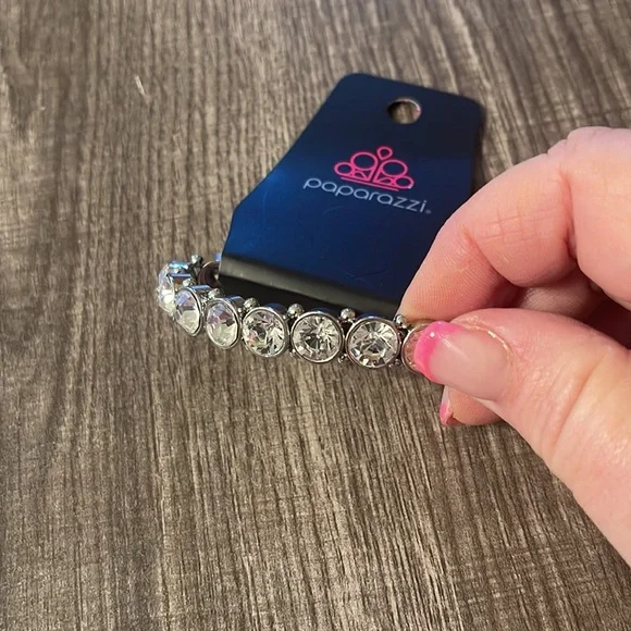 NWT Rhinestone like stretchy bracelet. Great for stacking. - Picture 3 of 3